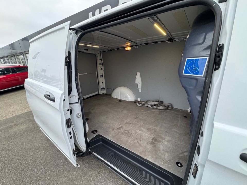 Mercedes Vito 114 2,0 CDi Kassevogn aut. L RWD