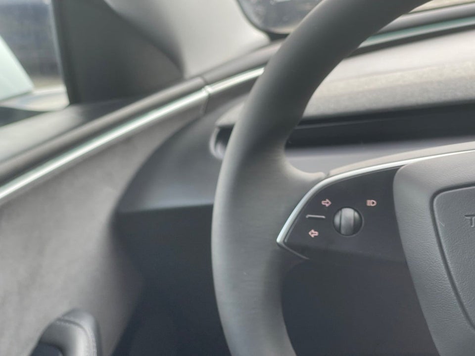 Tesla Model 3 Long Range AWD 4d