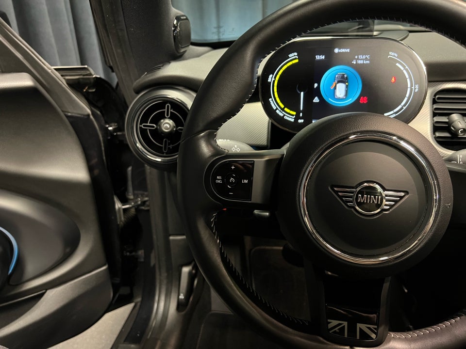 MINI Cooper SE Yours Lounge 3d