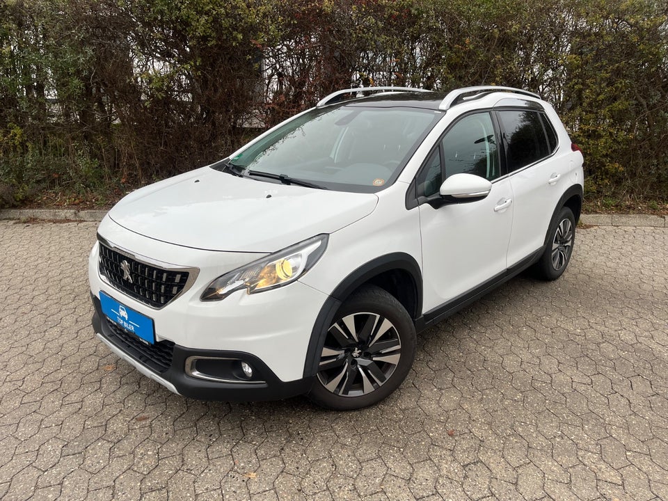 Peugeot 2008 1,2 PureTech 110 Prestige Sky 5d