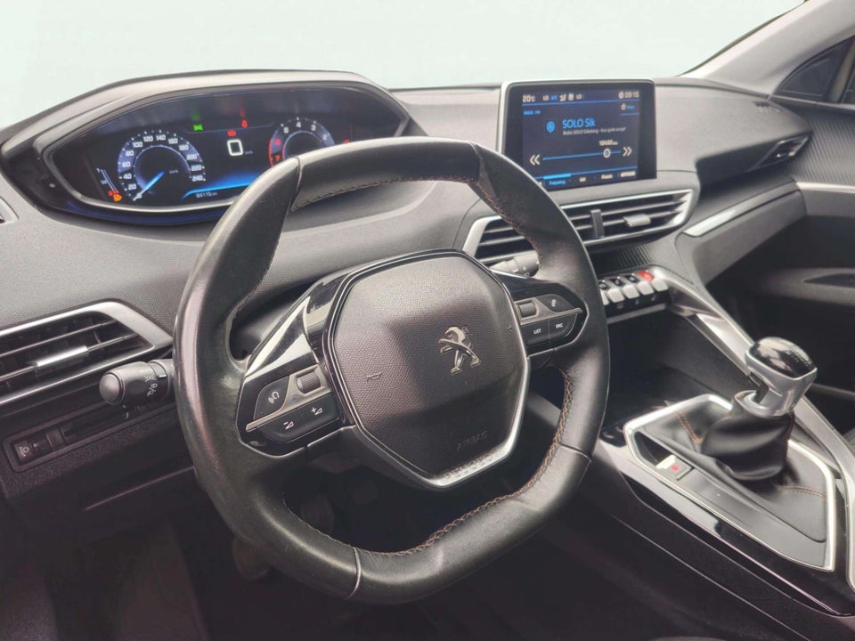 Peugeot 5008 1,2 e-THP 130 Active 7prs 5d