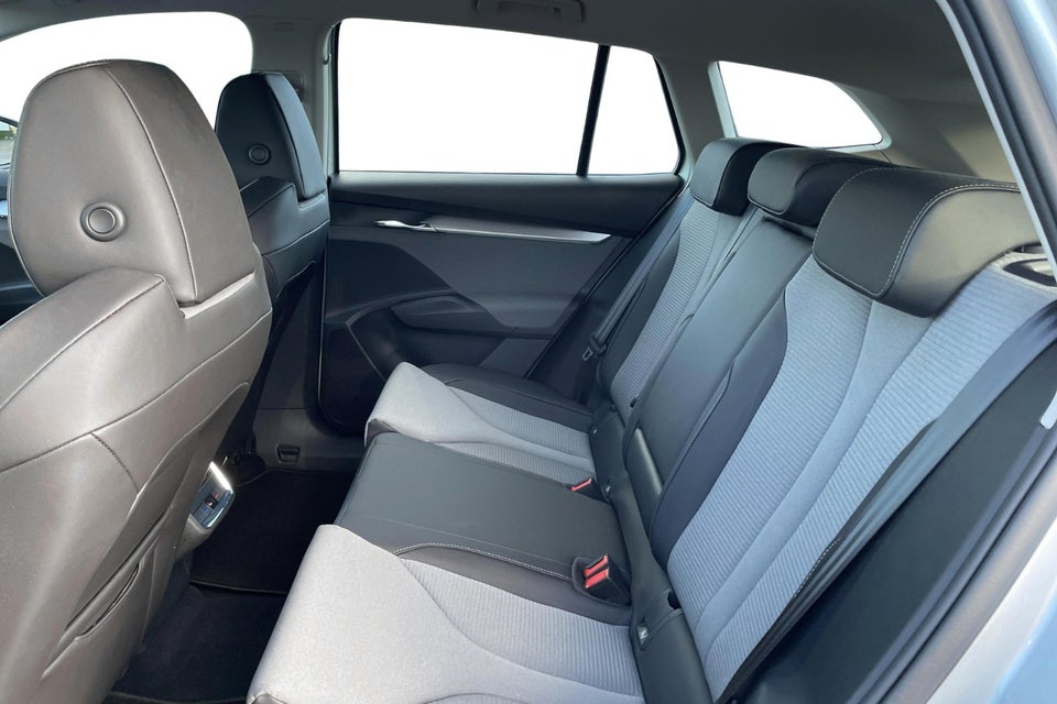 Skoda Enyaq 60 iV Plus 5d