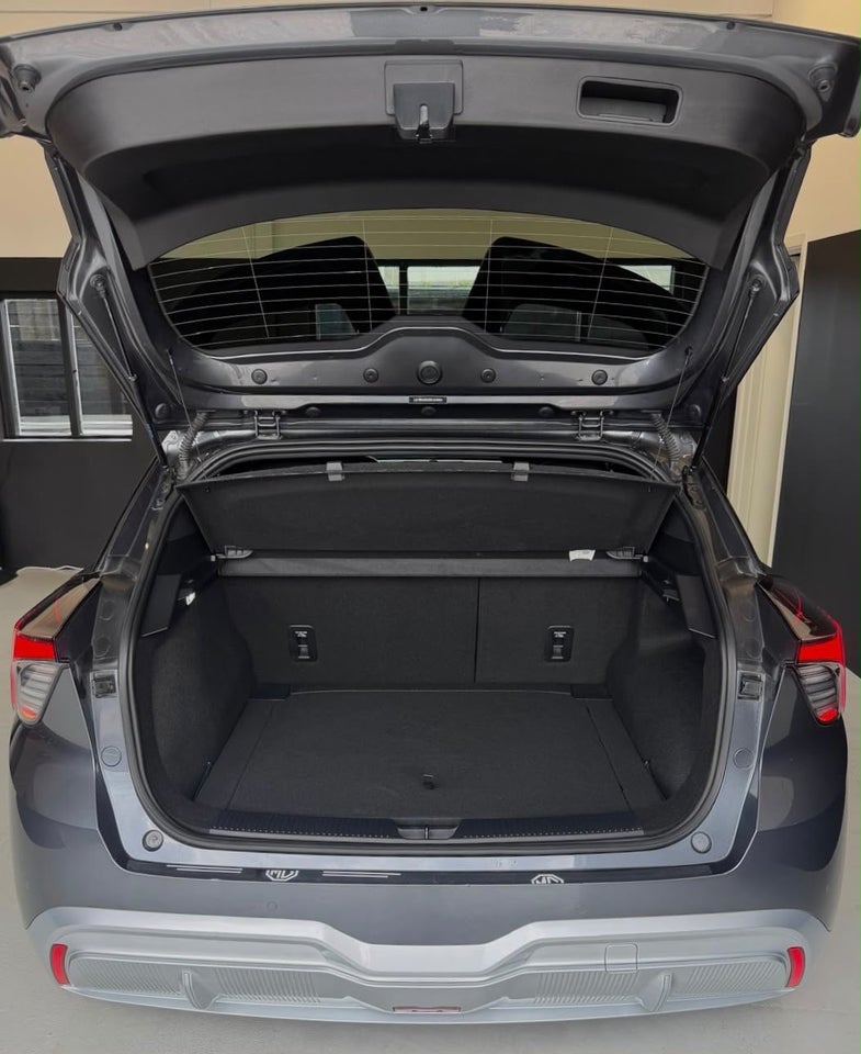 MG MG4 64 Luxury 5d