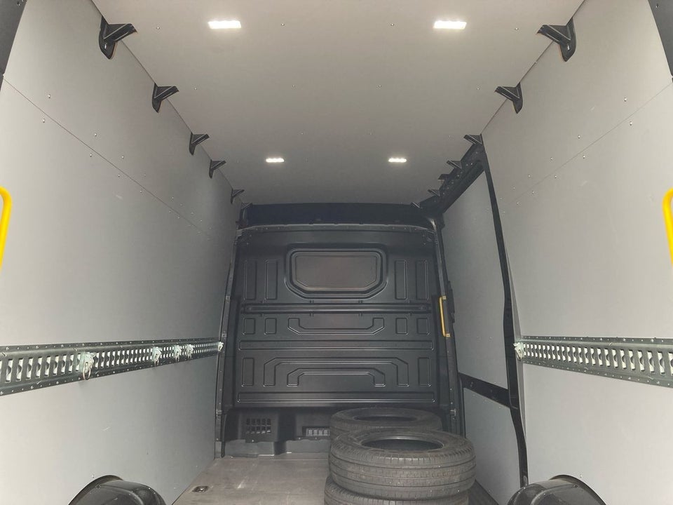 MAN TGE 2,0 3.180 Kassevogn L3H3 aut. FWD