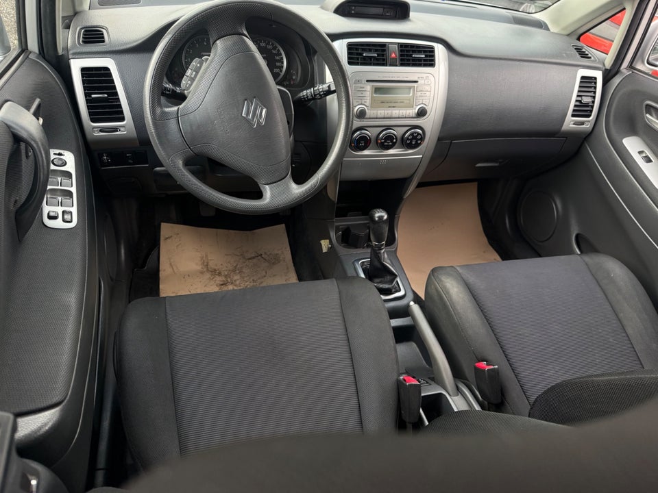 Suzuki Liana 1,6  5d