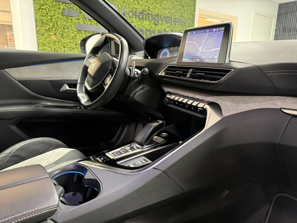 Peugeot 3008 1,6 Hybrid4 GT Pack EAT8 5d