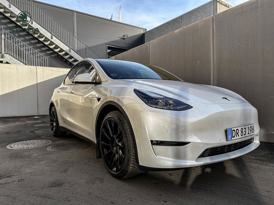 Tesla Model Y Long Range AWD 5d