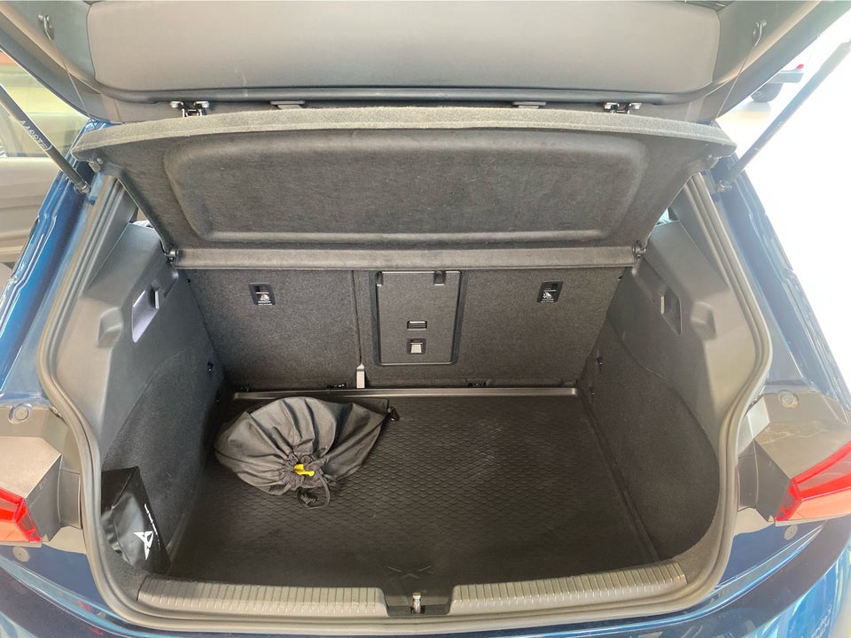 Cupra Born 77 e-Boost Dinamica Pack High 5d