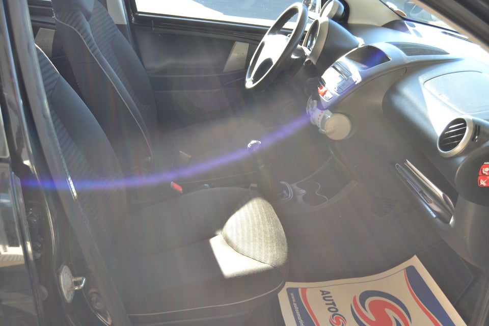 Peugeot 107 1,0 Champion Air 5d
