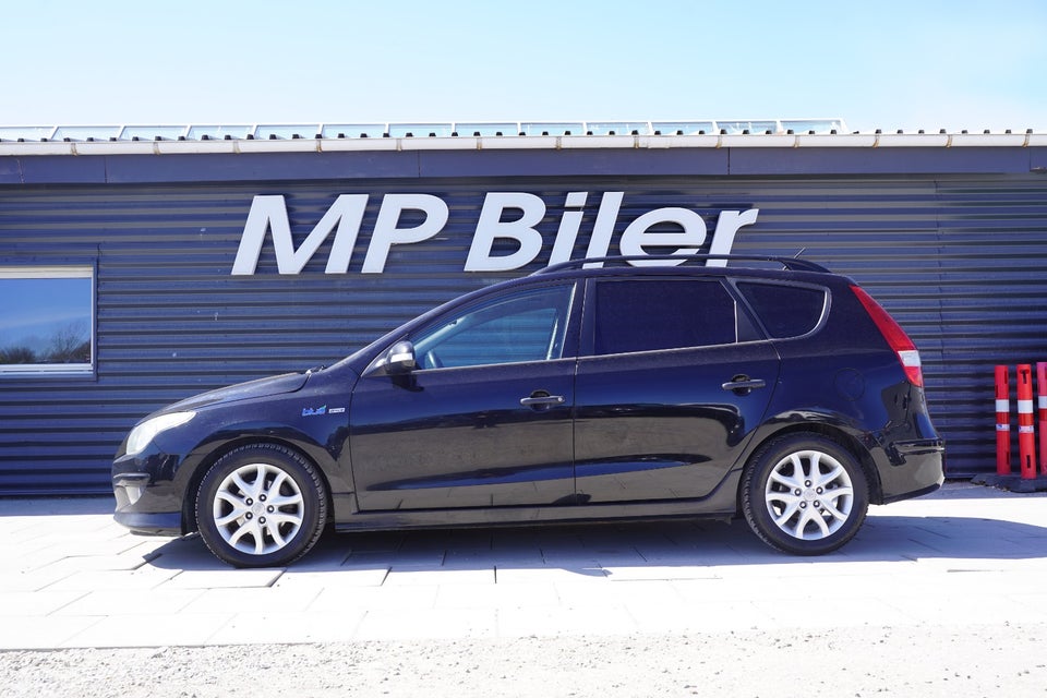 Hyundai i30 1,6 CRDi 90 Classic CW 5d