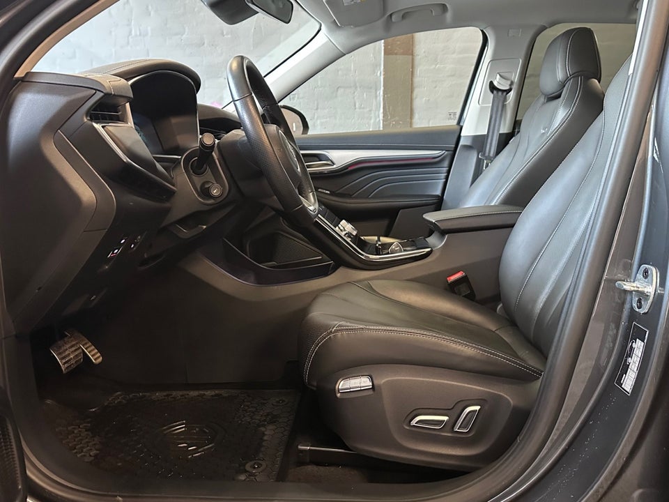 MG Marvel R Luxury 5d