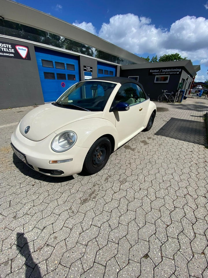 VW New Beetle 1,6 Trendline Cabriolet 2d