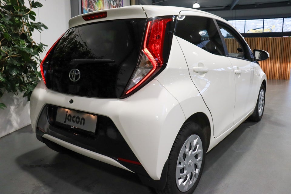 Toyota Aygo 1,0 VVT-i x-pression 5d