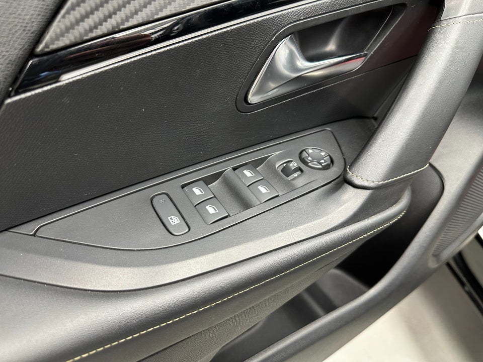 Peugeot e-2008 50 GT Pack 5d