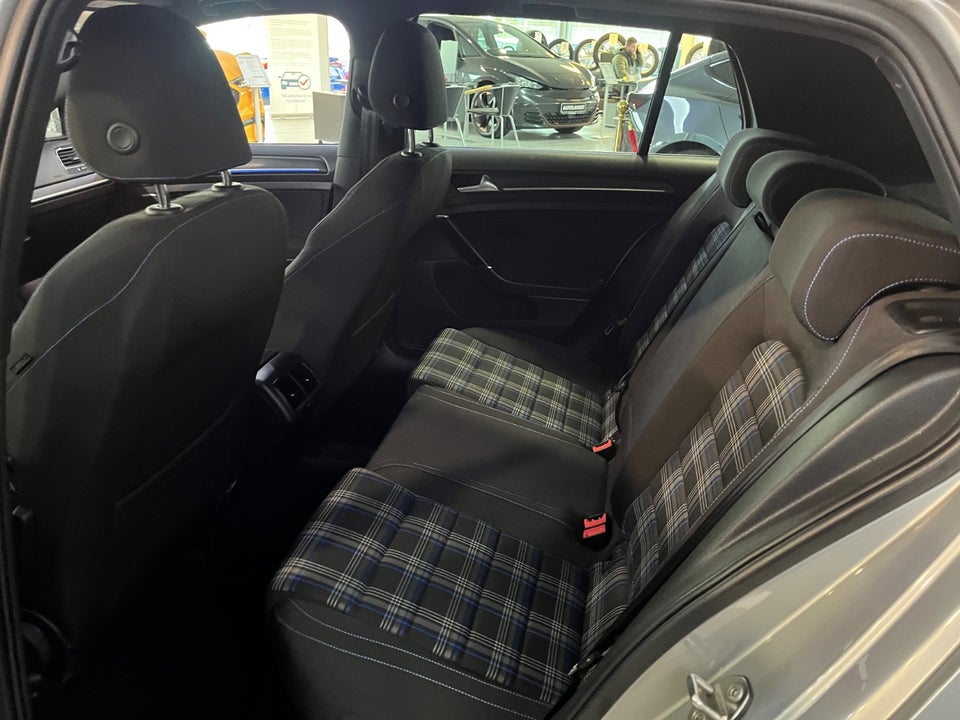 VW Golf VII 1,4 GTE DSG 5d