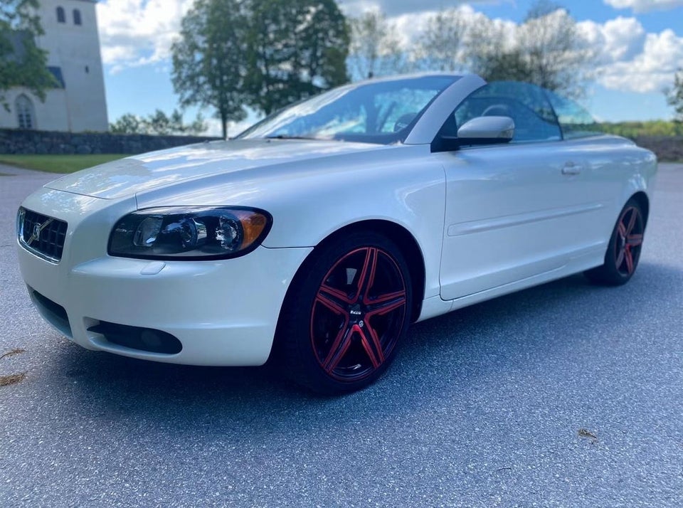 Volvo C70 2,4 140 Momentum 2d