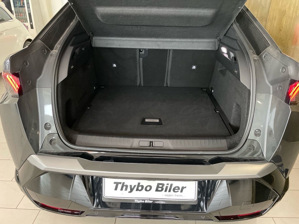 Peugeot e-3008 77 GT Pack 5d