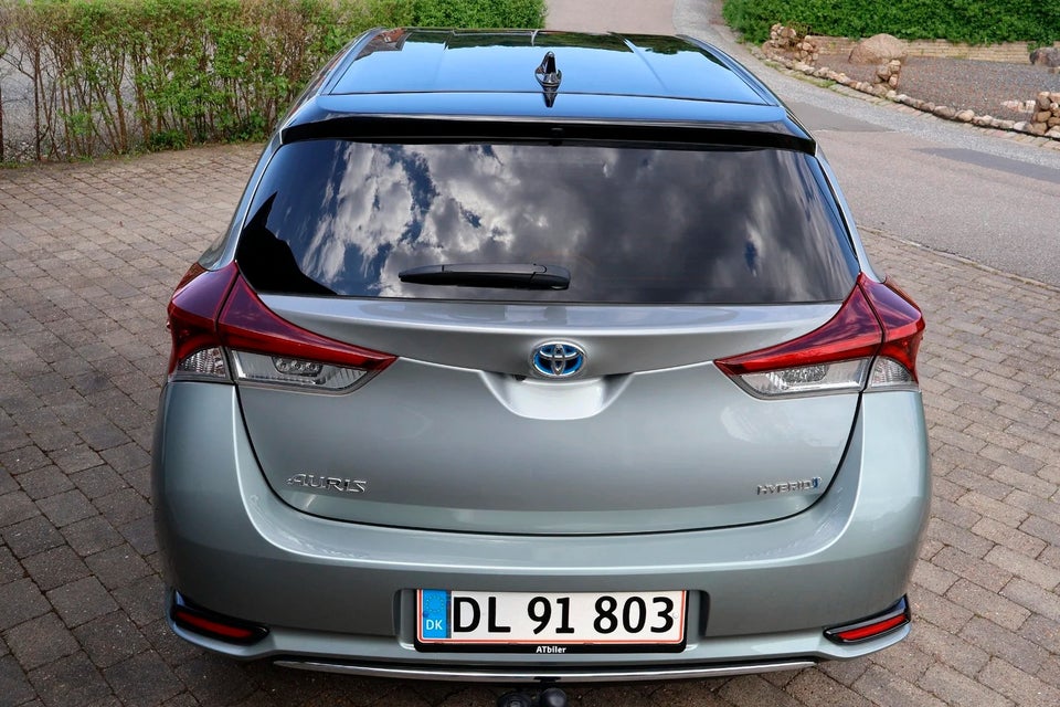 Toyota Auris 1,8 Hybrid H2 Selected CVT 5d