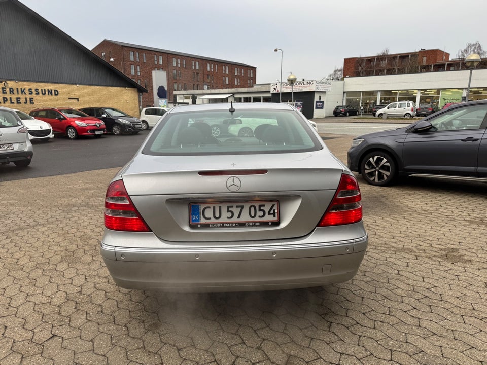 Mercedes E240 2,6 Elegance aut. 4d