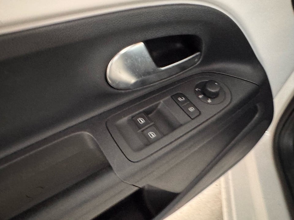 VW Up! 1,0 75 Move Up! ASG BMT 5d