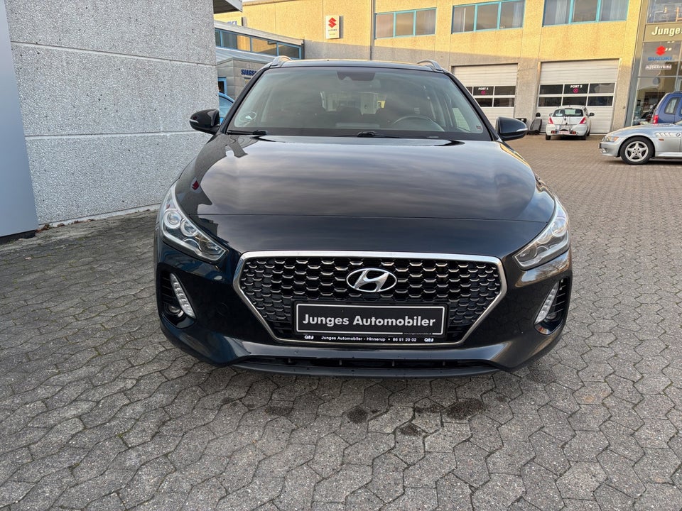 Hyundai i30 1,4 T-GDi Premium stc. DCT 5d