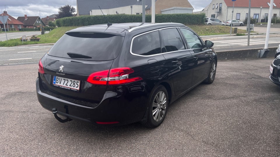 Peugeot 308 1,6 BlueHDi 120 Allure Sky SW 5d