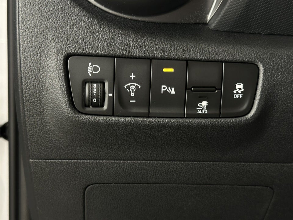 Hyundai Kona 64 EV Essential 5d