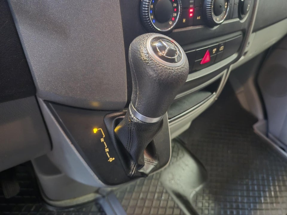 Mercedes Sprinter 319 3,0 CDi Alukasse m/lift 2d