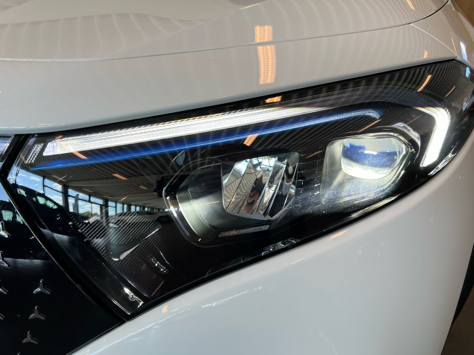 Mercedes EQA300 Electric Art 4Matic 5d