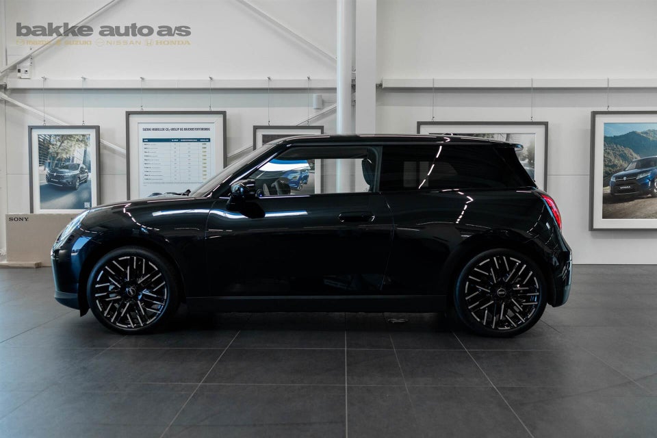 MINI Cooper SE Favoured Trim XL 3d