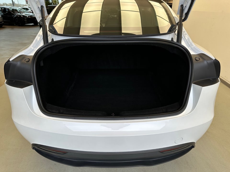 Tesla Model 3 RWD 4d