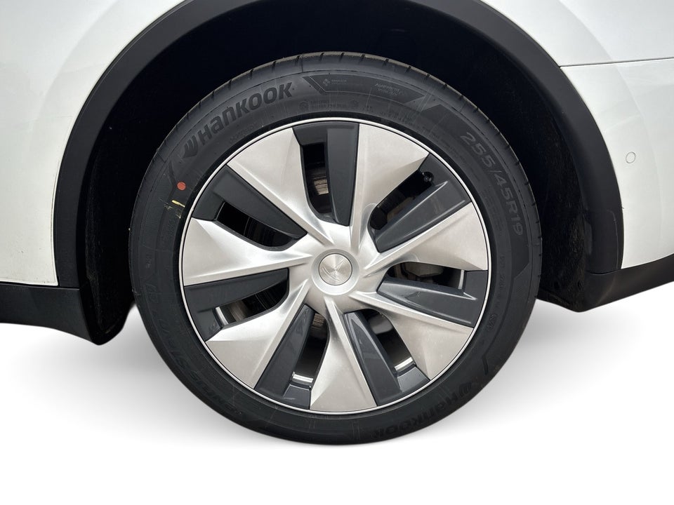 Tesla Model Y Long Range AWD 5d