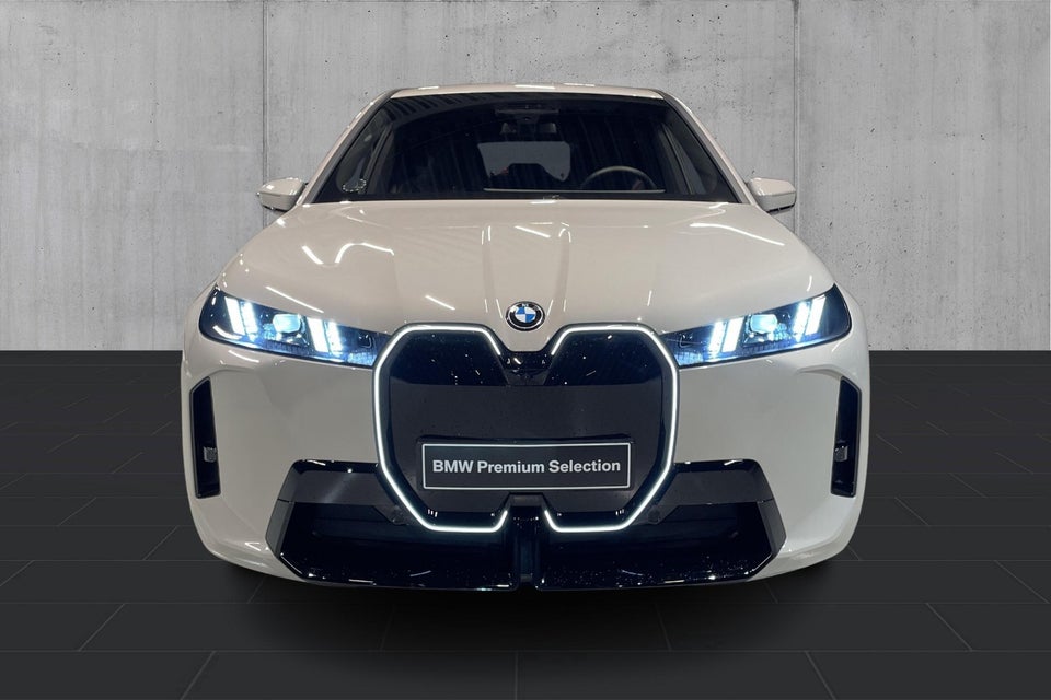 BMW iX xDrive45 Fully Charged 5d
