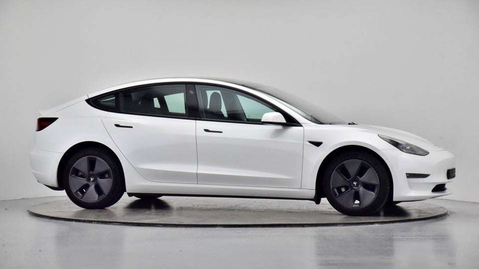 Tesla Model 3 Long Range AWD 4d