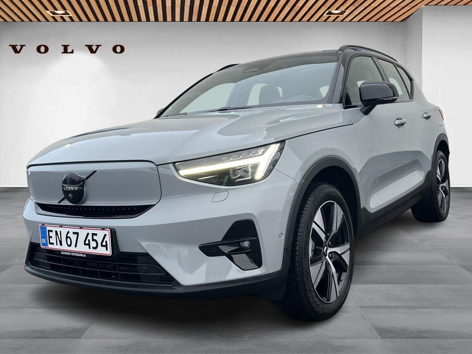 Volvo EX40 Extended Range Black Edition Excess 5d