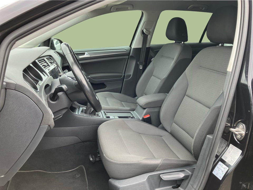 VW Golf VII 1,6 TDi 115 Comfortline Van 5d