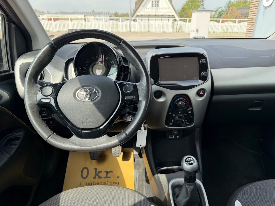 Toyota Aygo 1,0 VVT-i x-play x-touch 5d