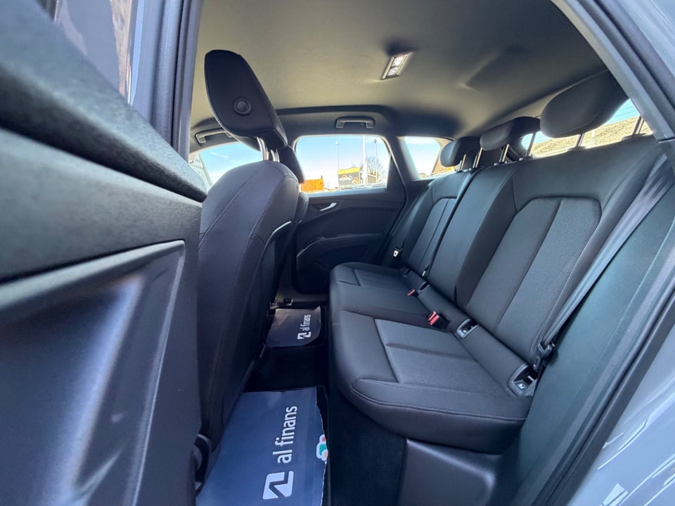 Audi Q4 e-tron 40  5d