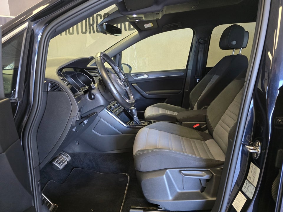 VW Touran 2,0 TDi 150 R-line DSG 5d