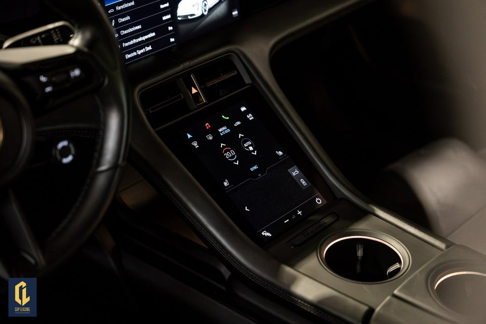 Porsche Taycan Performance+ 4d