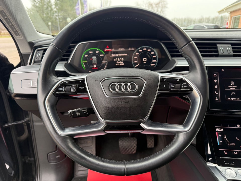 Audi e-tron 55 quattro 5d