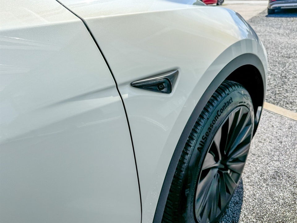 Tesla Model Y Long Range AWD 5d