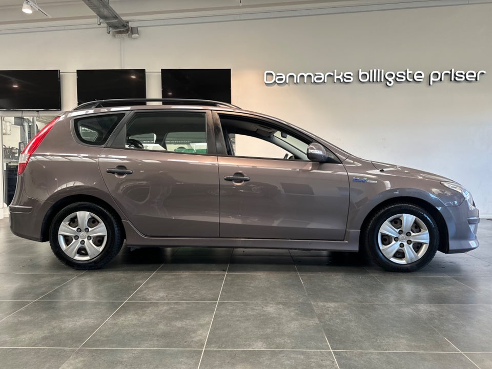 Hyundai i30 1,6 CRDi 90 Blue Drive CW 5d