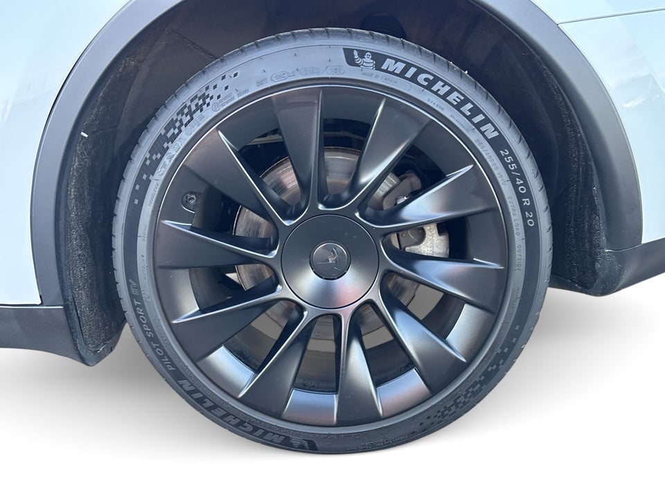 Tesla Model Y Long Range AWD 5d