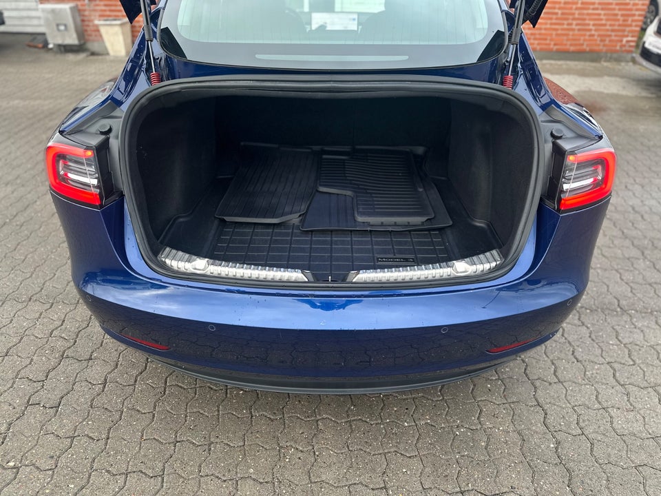 Tesla Model 3 Long Range AWD 4d
