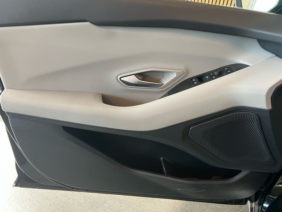 Ford Explorer 77 Select Extended Range 5d