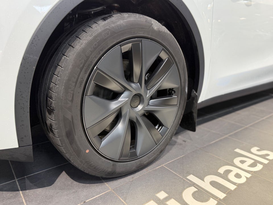 Tesla Model Y RWD 5d