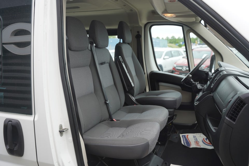Peugeot Boxer 333 2,2 HDi 130 L1 4d