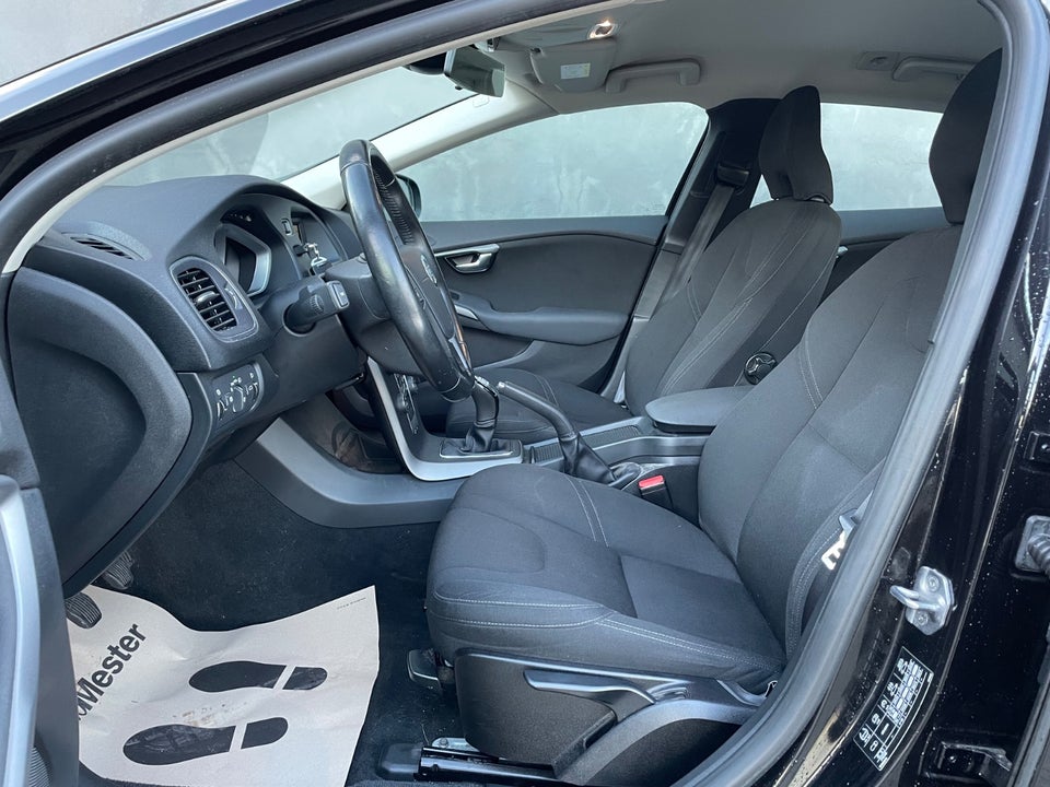 Volvo V40 CC 2,0 D3 150 Kinetic 5d