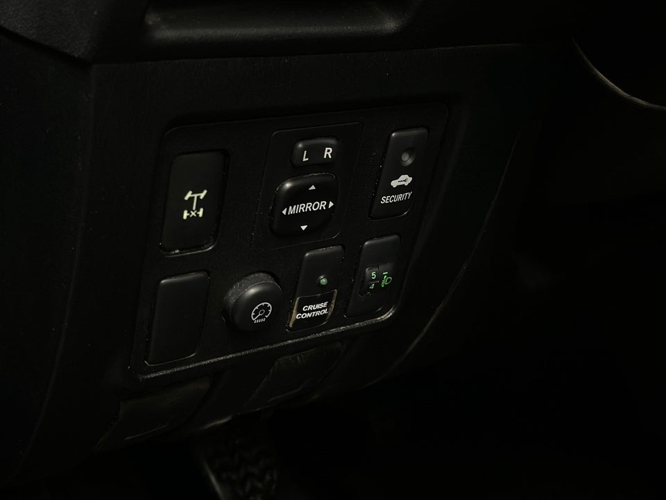 Toyota HiLux 2,5 D-4D 144 Db.Kab 4x4 T2 4d